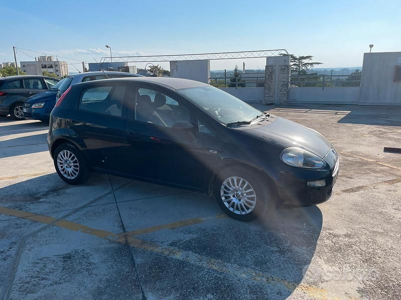 Usata Fiat Punto 95 CV (69 kW) 2017 Utilitaria
