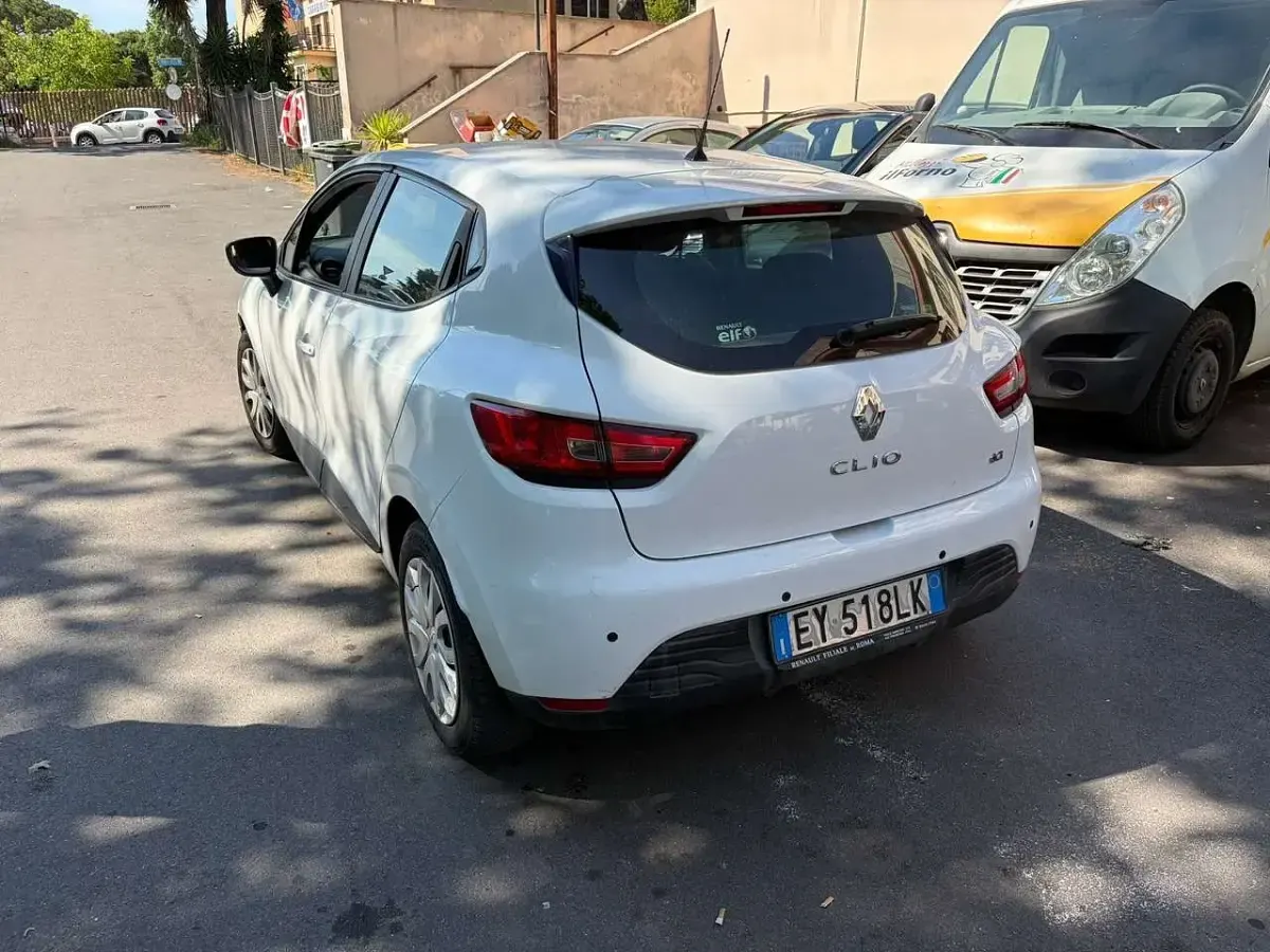 Begagnad Renault Clio IV Luxe 88 HK (64 kW) 2015 Other Sedan