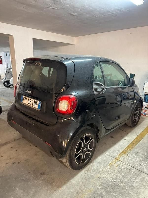 Usata 2018 Smart ForTwo Coupé Due volumi | 8500 € - Immagine 1/4
