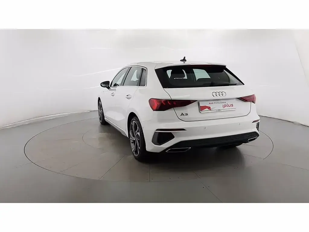 Usata Audi A3 Sportback S-Line 150 CV (110 kW) 2023 Bianco Utilitaria