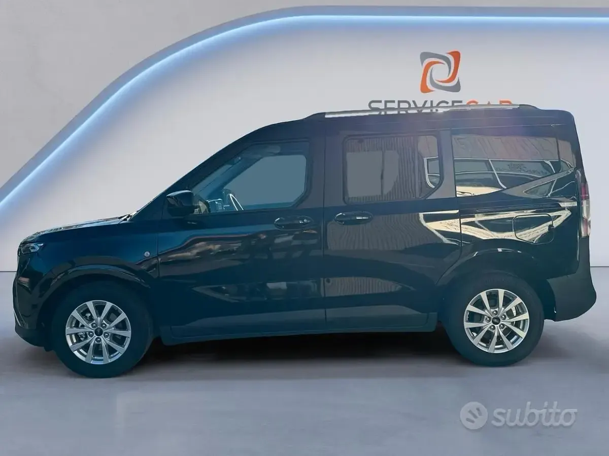 Usata Ford Tourneo Courier Titanium 125 CV (91 kW) 2025 Nero Monovolume