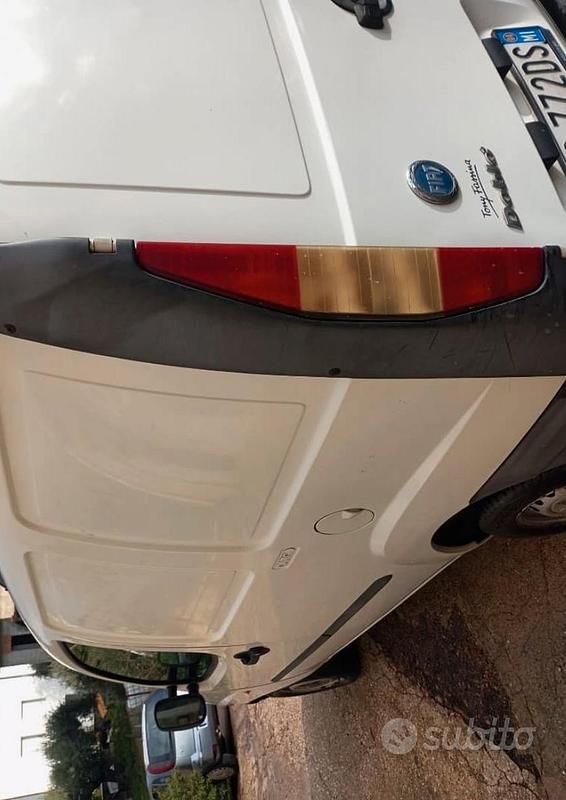 Usata Fiat Doblò 105 CV (77 kW) 2004 Bianco Monovolume