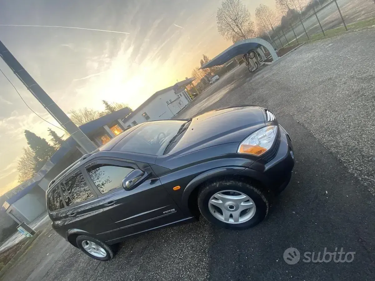 Usata SsangYong Kyron 141 CV (103 kW) 2006 Nero SUV