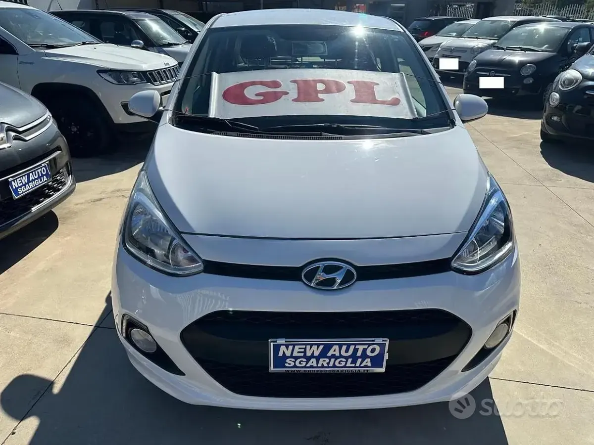 Usata Hyundai i10 Comfort 69 CV (50 kW) 2014 Bianco Utilitaria