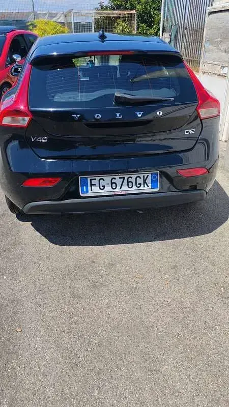 Usata Volvo V40 R-Design Momentum 120 CV (88 kW) 2016 Berlina