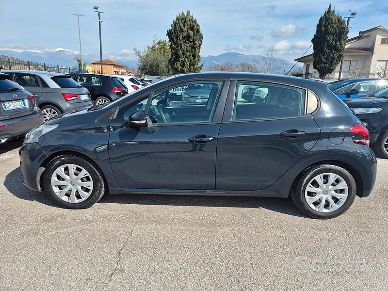 Usata Peugeot 208 Active 67 CV (49 kW) 2017 Grigio Utilitaria