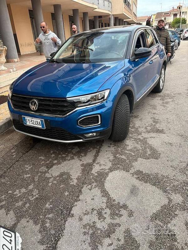 Usata VW T-Roc 116 CV (85 kW) 2019 Blu SUV