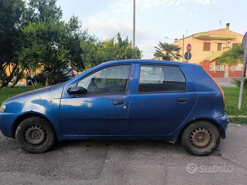 Usata Fiat Punto 80 CV (58 kW) 2001 Blu Utilitaria