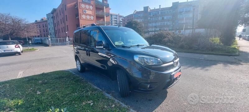 Usata Fiat Doblò Lounge 105 CV (77 kW) 2015 Nero Monovolume