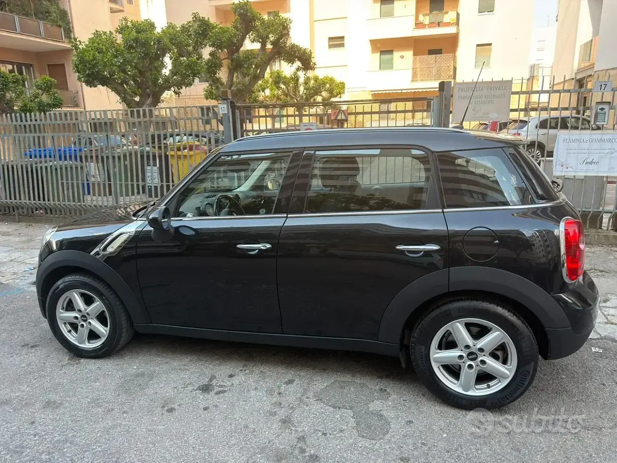 Usata Mini Cooper D Business 116 CV (85 kW) 2016 Nero Utilitaria