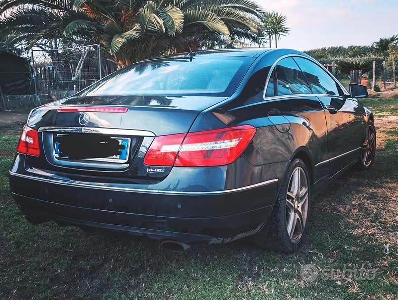Usata Mercedes E350 AMG 231 CV (169 kW) 2012 Nero Coupé