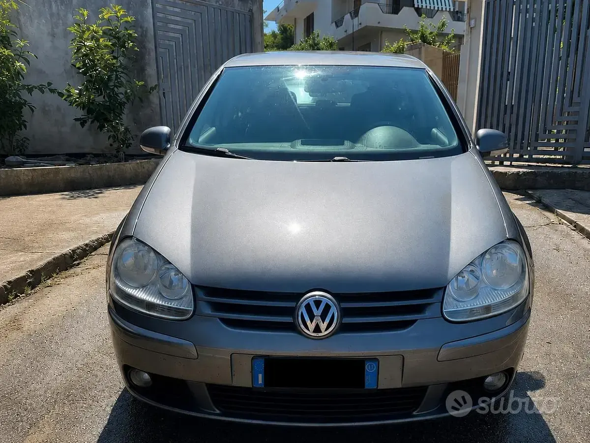 Usata VW Golf V 105 CV (77 kW) 2007 Grigio Berlina