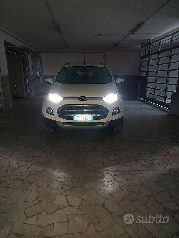 Usata Ford Ecosport 2015 Bianco SUV