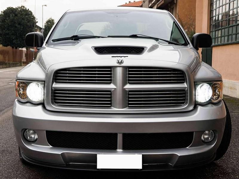 Usata Dodge Viper 507 CV (372 kW) 2005 Grigio SUV