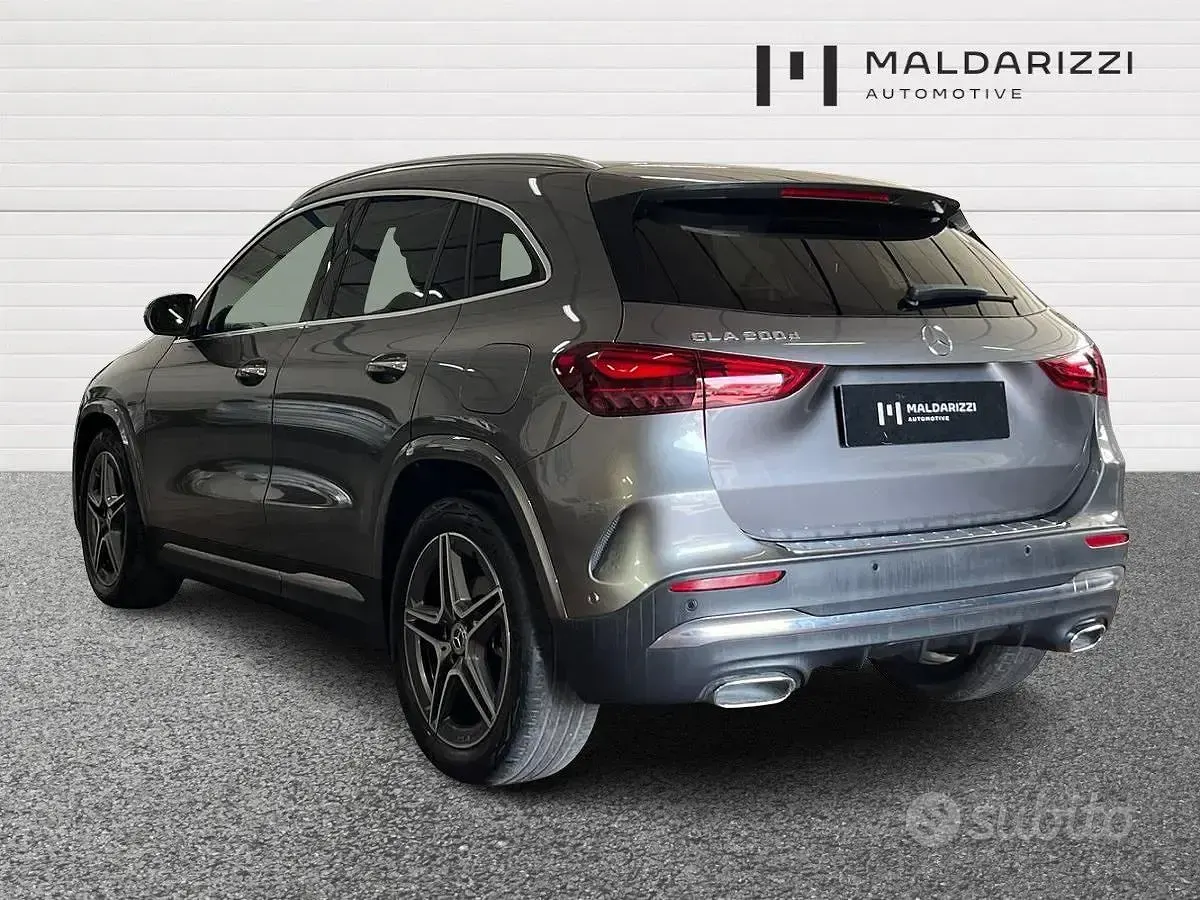 Usata Mercedes GLA200 Advanced Plus 150 CV (110 kW) 2023 Grigio SUV