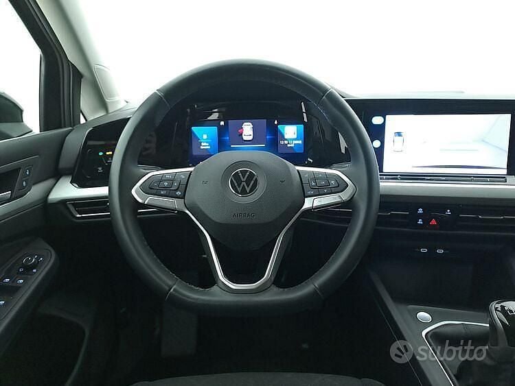 Usata VW Golf VIII Life 131 CV (96 kW) 2022 Nero Berlina