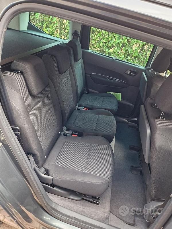 Usata Peugeot 5008 112 CV (82 kW) 2011 Monovolume