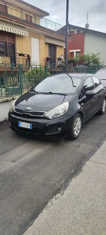 Usata Kia Rio Active 86 CV (63 kW) 2014 Berlina