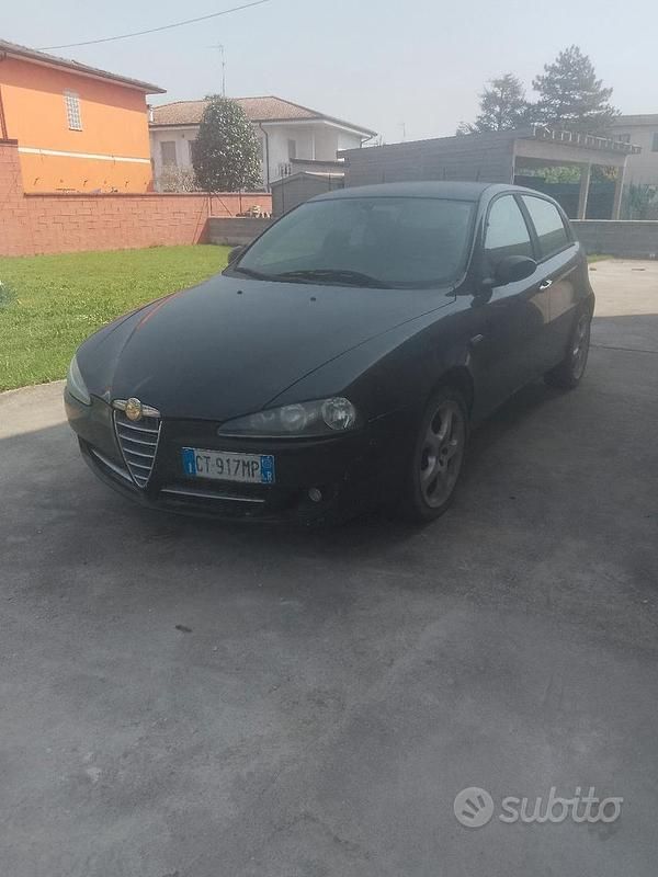Usata Alfa Romeo 147 116 CV (85 kW) 2005 Utilitaria