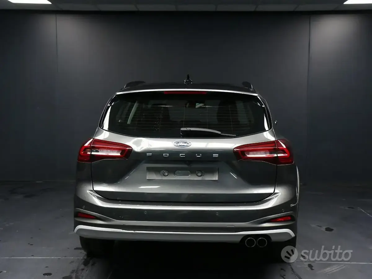 Usata Ford Focus Active 116 CV (85 kW) 2023 Grigio Station wagon
