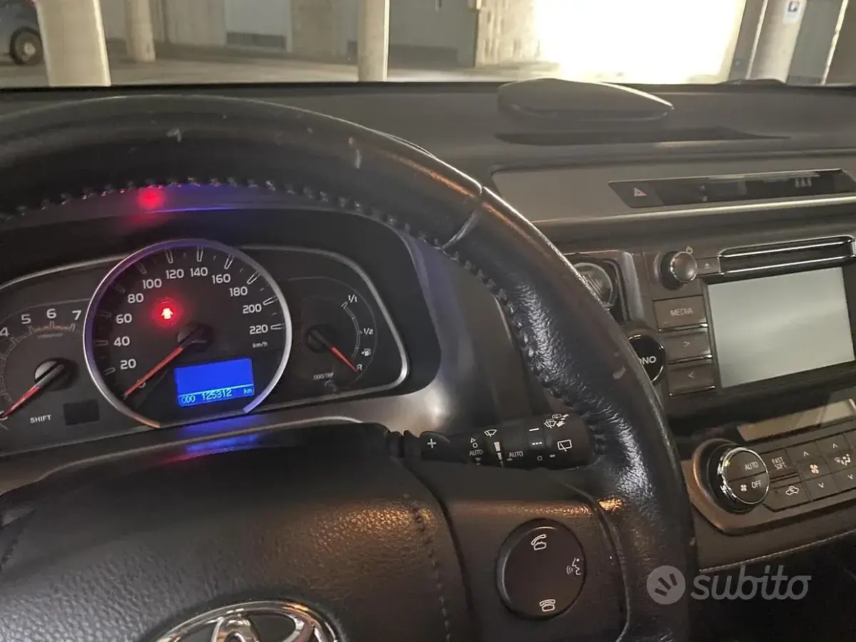 Usata Toyota RAV4 150 CV (110 kW) 2015 Bianco SUV