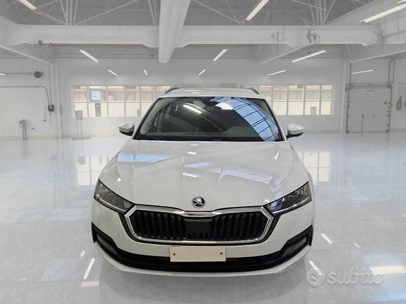 Usata Skoda Octavia Executive 150 CV (110 kW) 2023 Bianco Station wagon