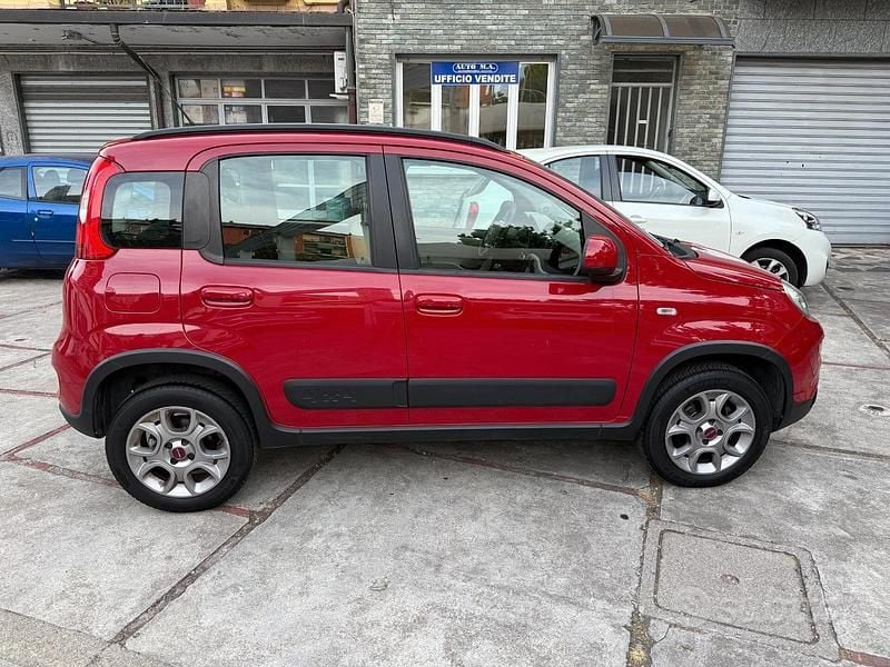 Occasion Fiat Panda 4x4 Easy 86 ch (63 kW) 2015 Rouge Citadine