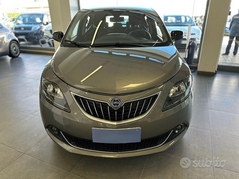 Usata Lancia Ypsilon S 70 CV (51 kW) 2024 Grigio Utilitaria