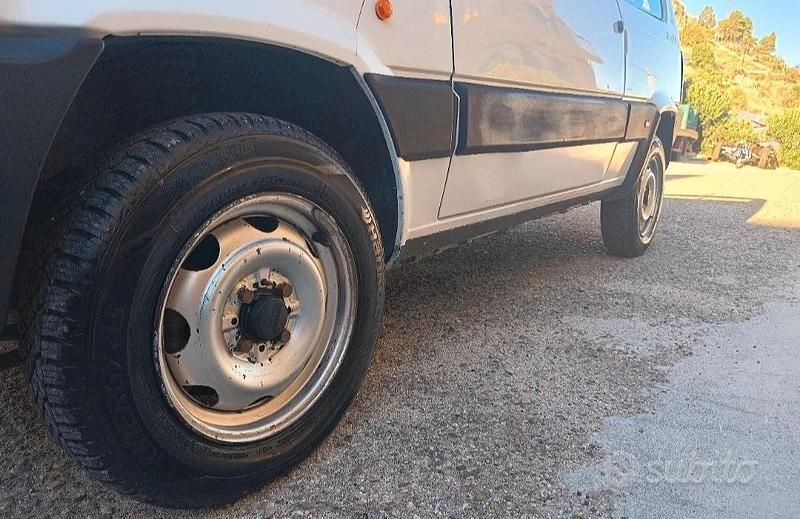Usata Fiat Panda 4x4 45 CV (33 kW) 1994 Bianco Utilitaria