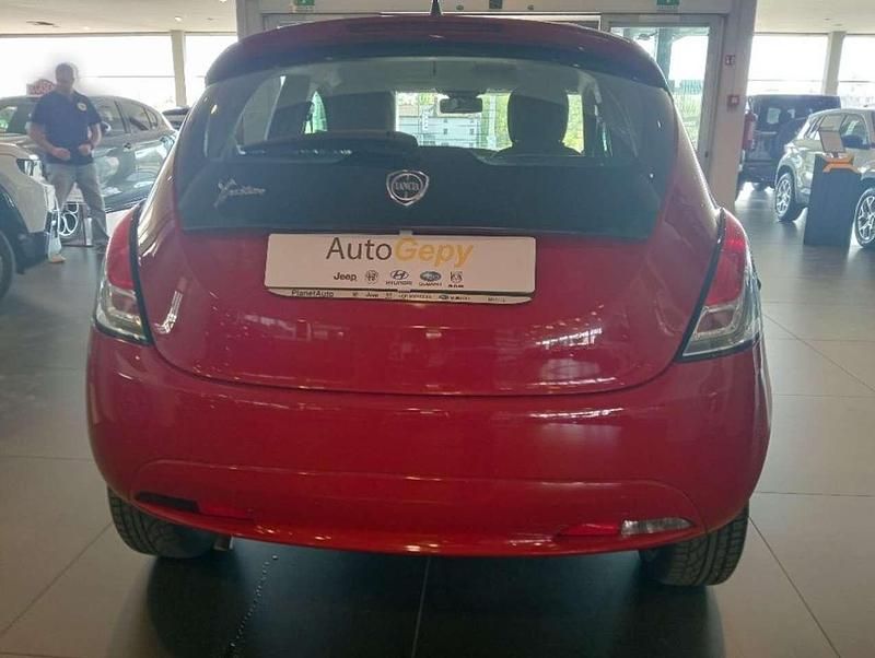 Gebraucht Lancia Ypsilon 69 PS (50 kW) 2016 Grau Kleinwagen