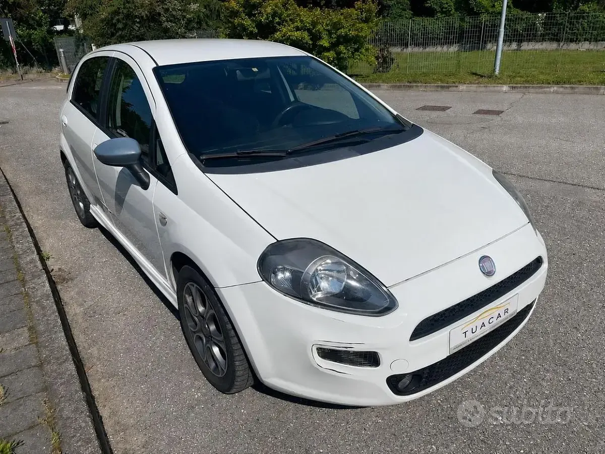 Usata Fiat Punto Sport 105 CV (77 kW) 2012 Bianco Utilitaria