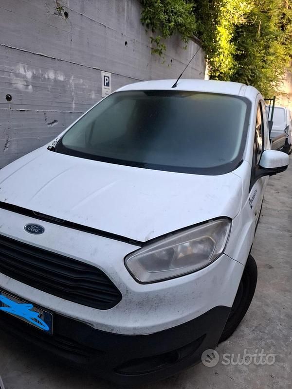 Usata Ford Courier 75 CV (55 kW) 2014 Bianco Monovolume