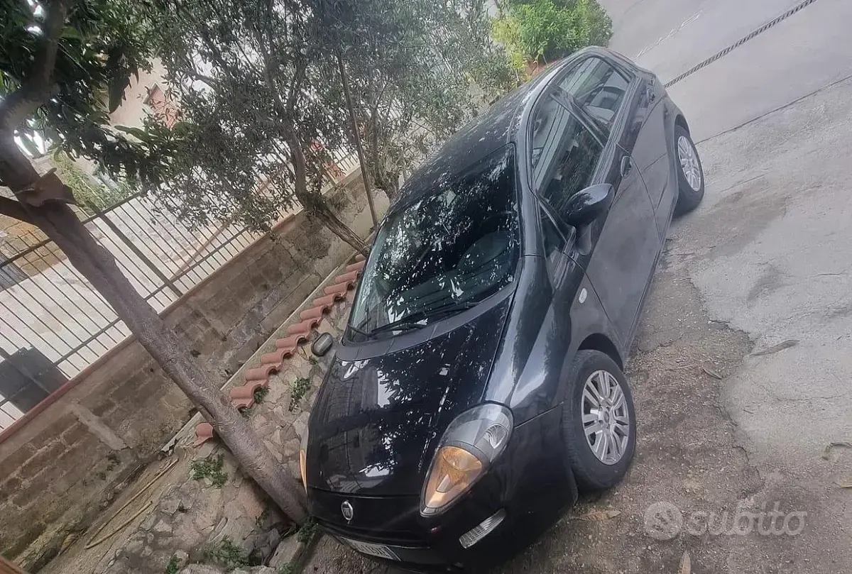 Usata Fiat Grande Punto 65 CV (47 kW) 2016 Nero Utilitaria
