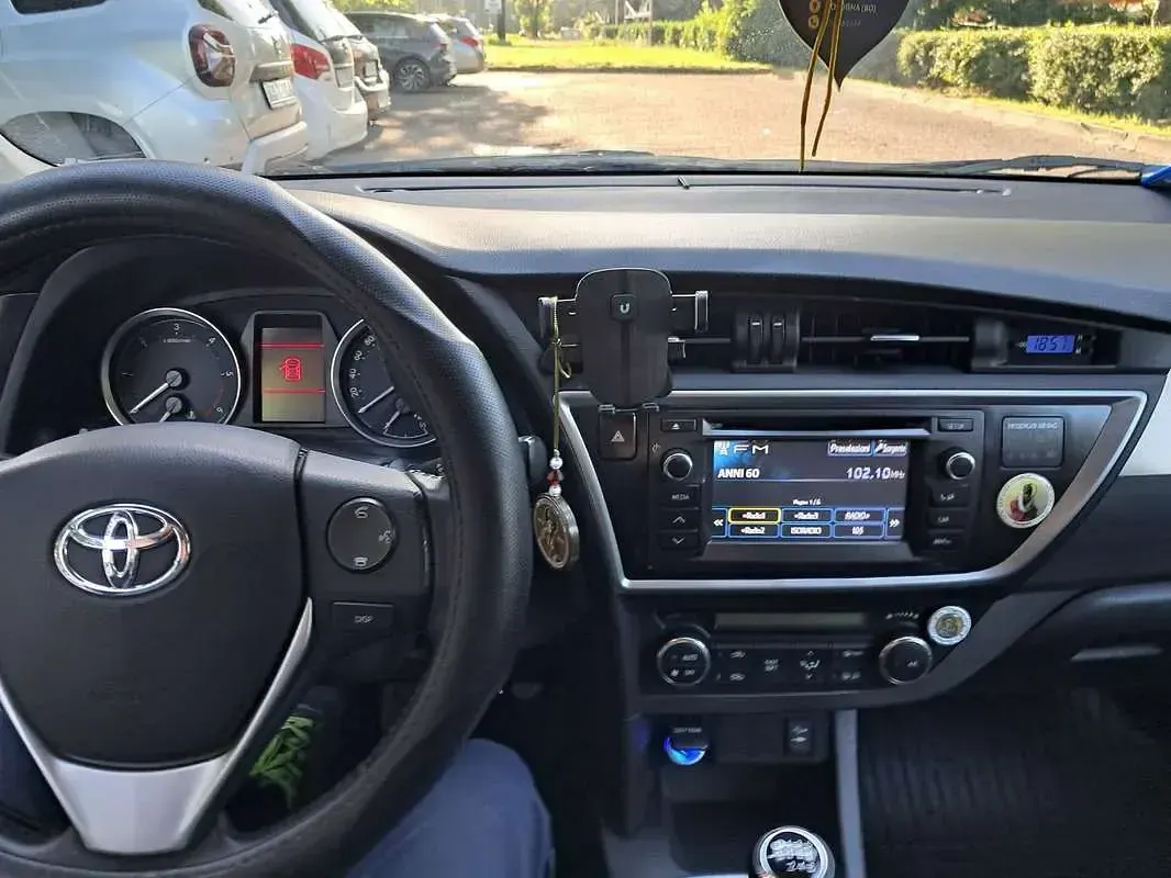 Usata Toyota Auris Active 90 CV (66 kW) 2013 Grigio Berlina