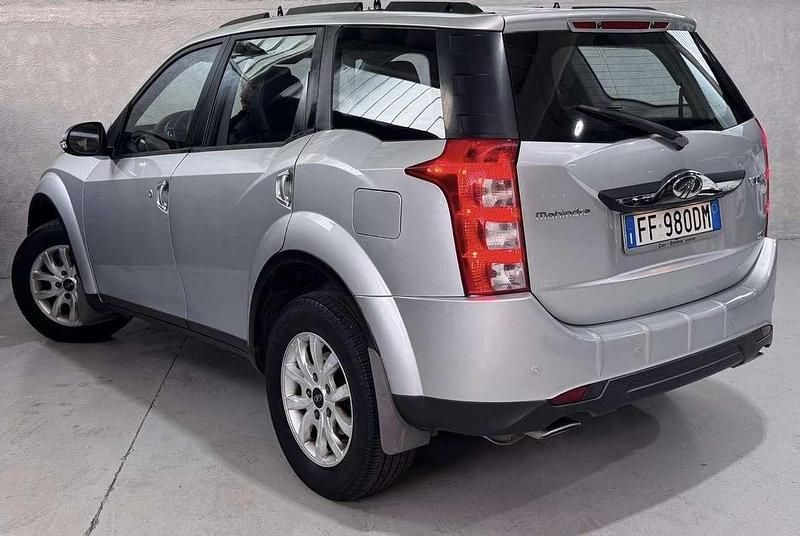 Usata Mahindra XUV500 140 CV (102 kW) 2016 Grigio SUV