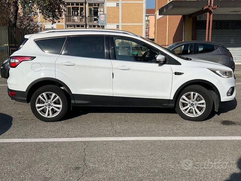 Usata Ford Kuga Business Edition 120 CV (88 kW) 2018 Bianco SUV