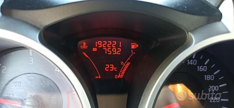 Usata Nissan Juke Acenta 110 CV (80 kW) 2011 Bianco SUV