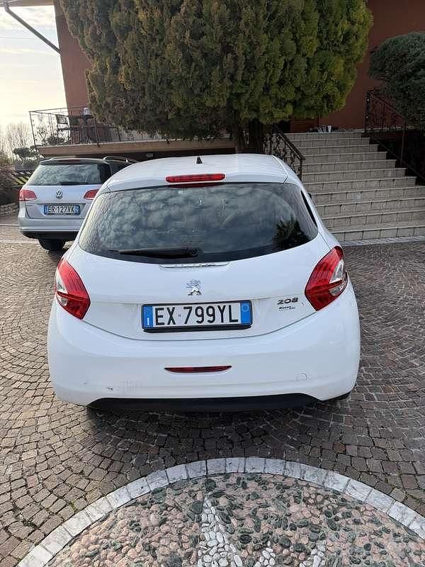 Usata Peugeot 208 Active 68 CV (50 kW) 2015 Utilitaria
