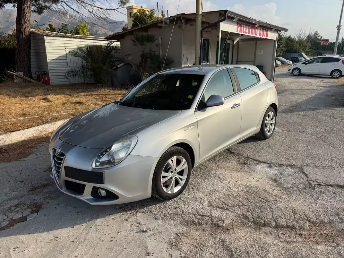 Usata Alfa Romeo Giulietta 105 CV (77 kW) 2014 Grigio Utilitaria