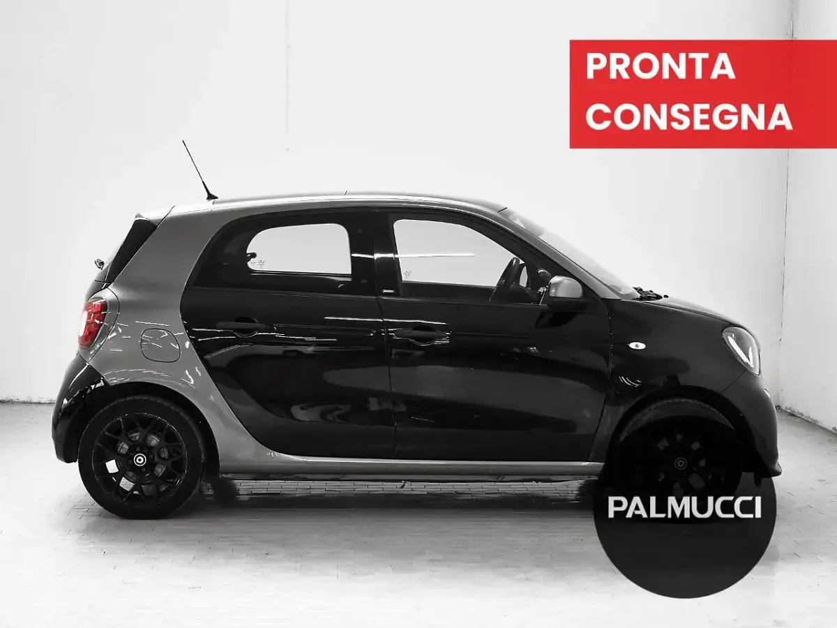 Usata Smart ForFour Superpassion 71 CV (52 kW) 2019 Nero Utilitaria