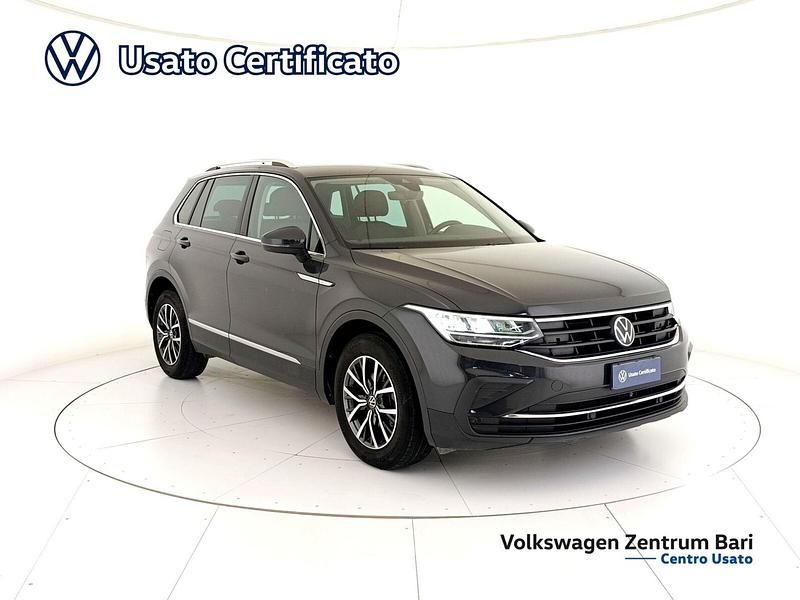 Usata VW Tiguan Life 122 CV (89 kW) 2022 Grigio SUV