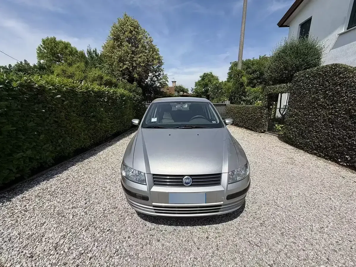 Usata Fiat Stilo Active 103 CV (75 kW) 2001 Grigio Utilitaria