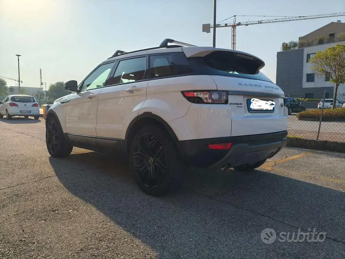 Usata Land Rover Range Rover evoque Dynamic 150 CV (110 kW) 2015 Bianco SUV