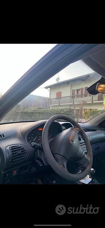 Usata Peugeot 206 88 CV (64 kW) 2004 Blu Utilitaria