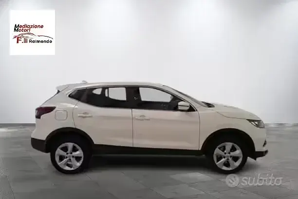 Usata Nissan Qashqai N-Connecta 140 CV (102 kW) 2021 Bianco SUV