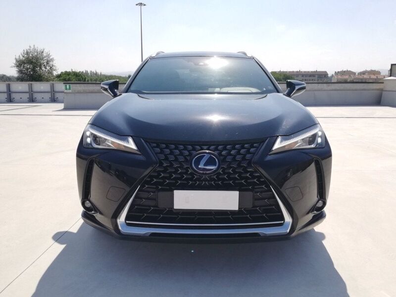 Usata Lexus UX Sport Line 184 CV (135 kW) 2022 Nero SUV