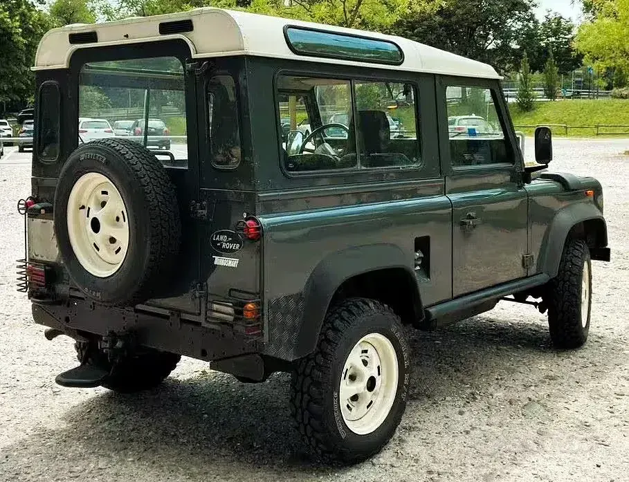 Usata Land Rover Defender 86 CV (63 kW) 1987 Grigio SUV