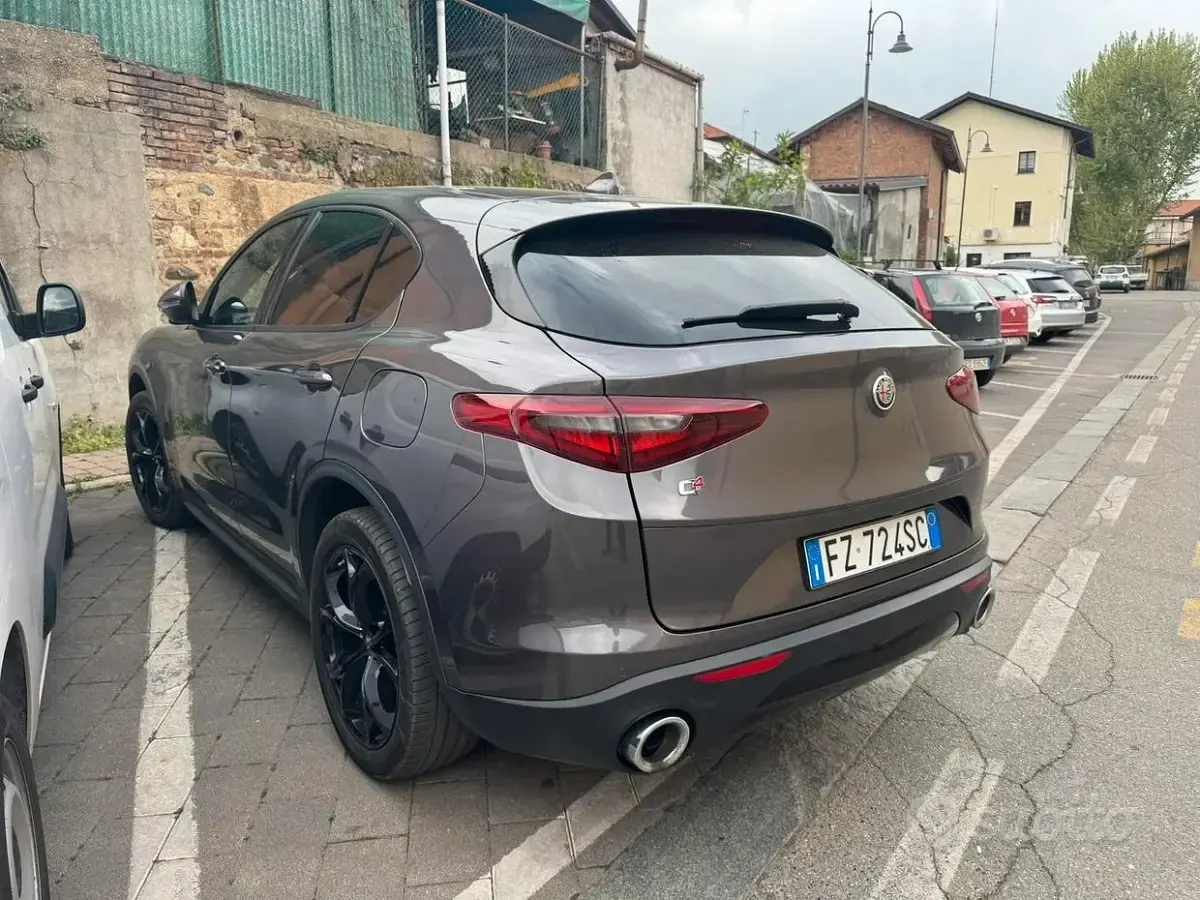 Usata Alfa Romeo Stelvio 210 CV (154 kW) 2019 Grigio SUV