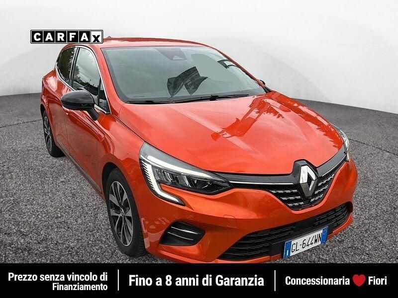 Usata Renault Clio V Techno 91 CV (66 kW) 2022 Arancione Utilitaria