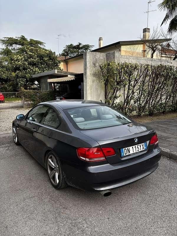 Usata BMW 320 170 CV (125 kW) 2008 Coupé